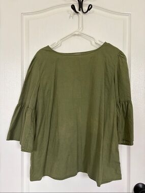 Time & Tru Women’s Olive Green Bell-Sleeve Top